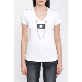 T-shirt with removable chain